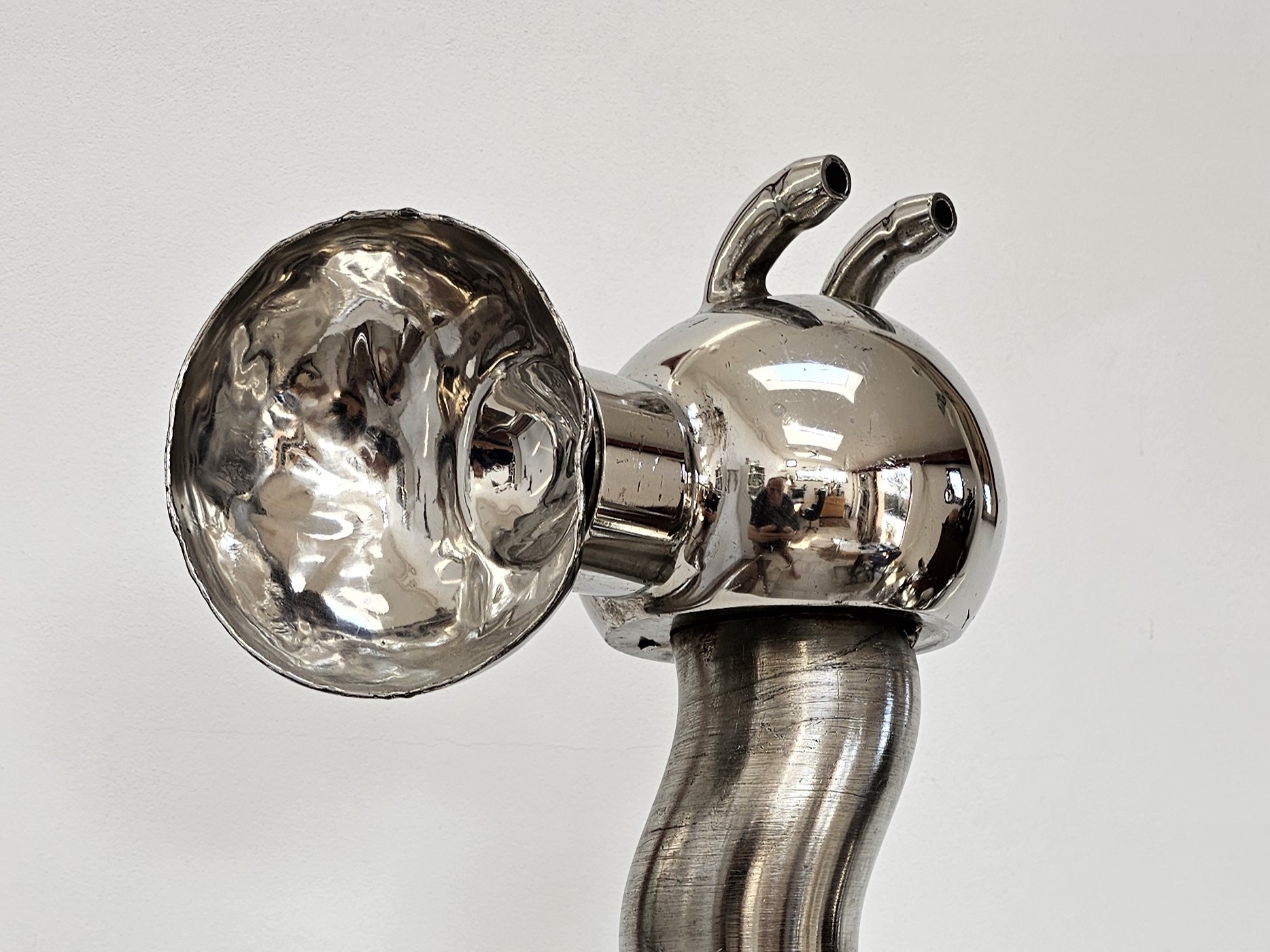 Socha Jiřího Friče z nerezavějící oceli, detail